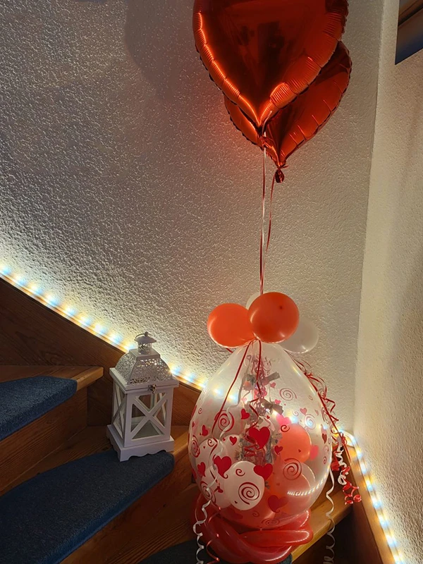 Geschenkeballons für jeden Anlass! FotoboxHamburg hat mehr als nur Fotoboxen. Wir kümmern uns um eure Deko für Neueröffnung, Messen, Geburtstage oder eure Hochzeit.