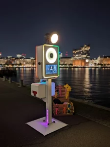 Fotobox mieten in Hamburg - FotoboxHamburg - Fotospiegel, 360°Booth Fotobox LED-Tower