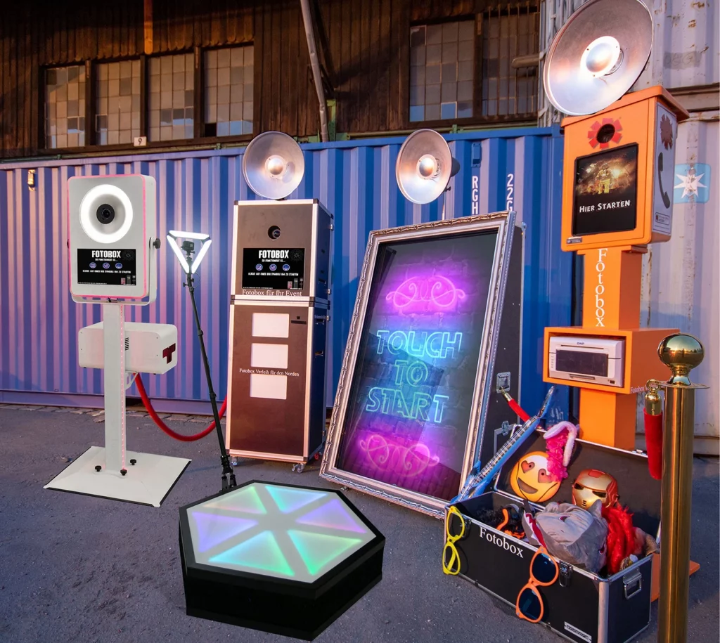 Fotobox verleih für Hamburg, Niedersachsen, Mecklenburg Vorpommern und Schleswig-Holstein von FotoboxHamburg. Miete jetzt deine Fotobox für deine Hochzeit, Messe, Geburztag oder Firmenfeier.