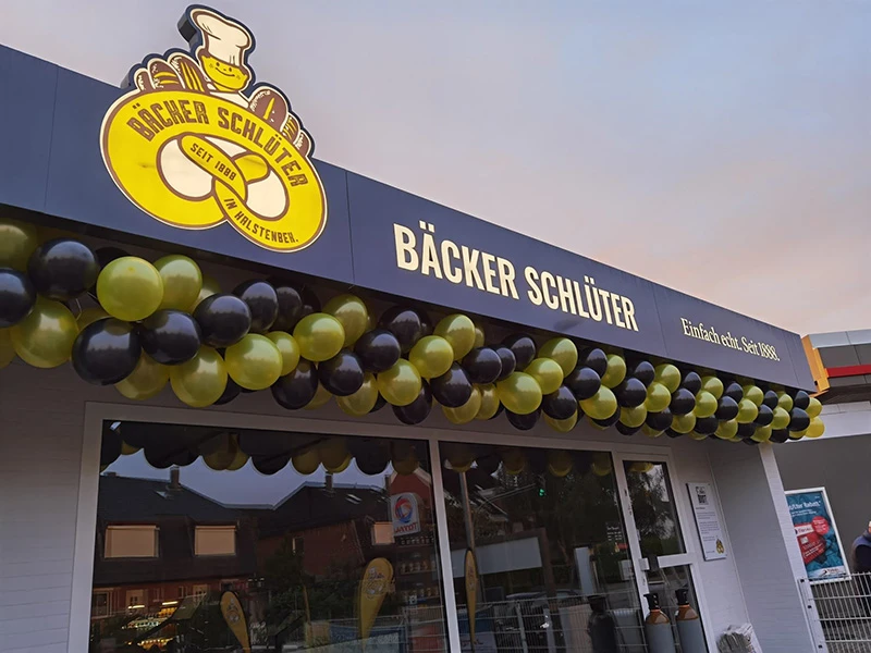 Ballongirlanden für jedes Event! FotoboxHamburg hat mehr als nur Fotoboxen. Wir kümmern uns um eure Deko für Neueröffnung, Messen, Geburtstage oder eure Hochzeit.